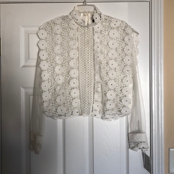 Elegant and Sexy White Top - Picture 2 of 6